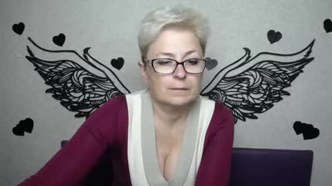 Snapshot of emiliagree chatting on September 16, 7:06 pm EmiliaGree online show from September 16, 7:06 pm