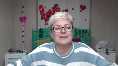 Snapshot of emiliagree chatting on October 7, 5:20 pm EmiliaGree online show from October 7, 5:20 pm
