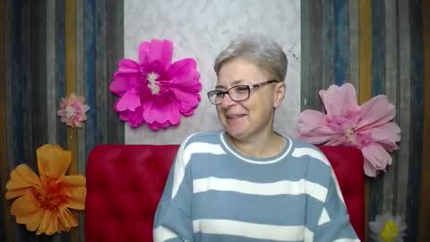 Snapshot of emiliagree chatting on October 17, 11:03 am EmiliaGree online show from October 17, 11:03 am