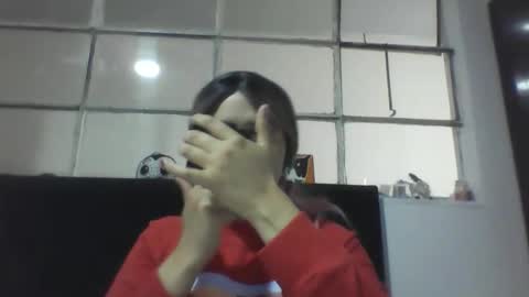 emiliahoney online show from December 18, 8:48 pm