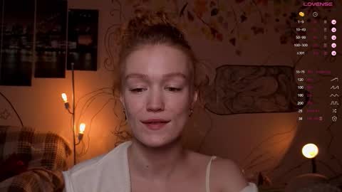 Snapshot of emiliyafox chatting on September 23, 12:54 pm Emi online show from September 23, 12:54 pm