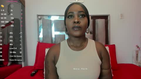 Emilly Roa online show from February 15, 3:00 pm