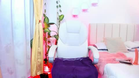 emily7__ online show from January 15, 9:56 pm