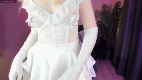 Emily online show from February 28, 11:12 pm