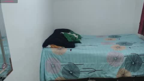 Snapshot of emily_babybo chatting on October 1, 9:24 pm Emily online show from October 1, 9:24 pm