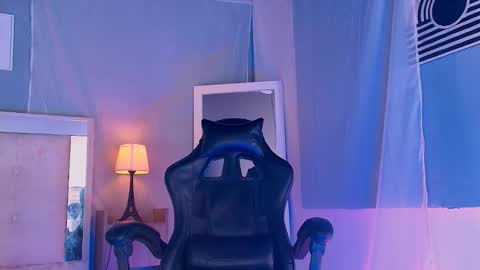 emily_castillo1_ online show from February 13, 7:01 am