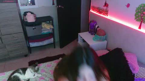 emily_cooper_t online show from February 3, 11:41 pm