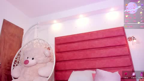 Snapshot of emily_daarell chatting on September 20, 10:46 pm M I A online430pm- 930pm online show from September 20, 10:46 pm