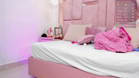 Snapshot of emily_daarell chatting on October 4, 10:51 pm M I A online430pm- 930pm online show from October 4, 10:51 pm