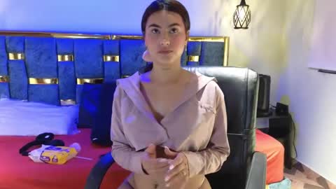 Snapshot of emily_fox_3 chatting on September 11, 4:03 am emily fox 3 online show from September 11, 4:03 am