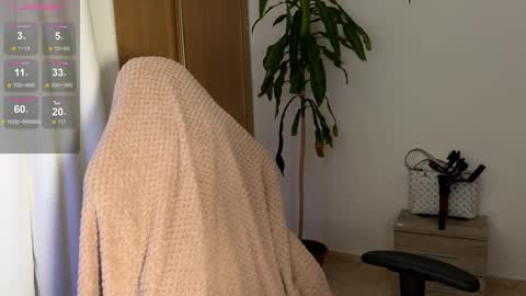 Snapshot of emily_jayreal chatting on February 20, 11:43 pm Emily online show from February 20, 11:43 pm