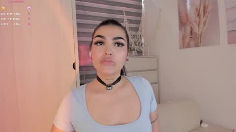 Snapshot of emily_kenner chatting on September 23, 3:28 pm EmilyKenner Independent model online show from September 23, 3:28 pm