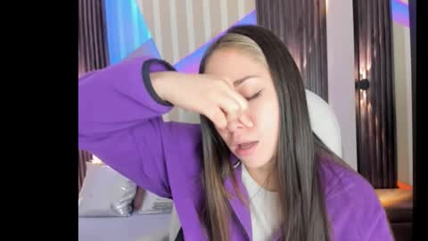Snapshot of emily_layton chatting on October 14, 2:53 pm Emily online show from October 14, 2:53 pm