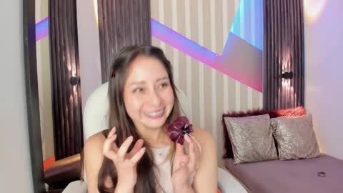 Snapshot of emily_layton chatting on September 19, 4:11 pm Emily online show from September 19, 4:11 pm