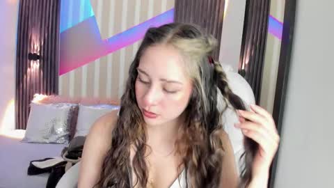 Snapshot of emily_layton chatting on October 15, 3:02 pm Emily online show from October 15, 3:02 pm