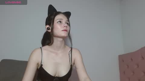 Snapshot of emily_littesweet chatting on October 25, 11:05 pm Emily littesweets online show from October 25, 11:05 pm