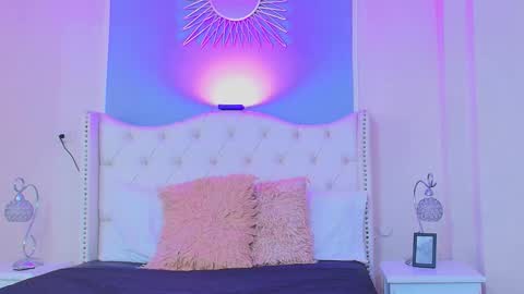 Snapshot of emily_loperaa chatting on October 18, 12:15 am Emily online show from October 18, 12:15 am