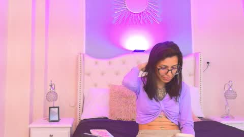 Snapshot of emily_loperaa chatting on September 25, 11:12 pm Emily online show from September 25, 11:12 pm