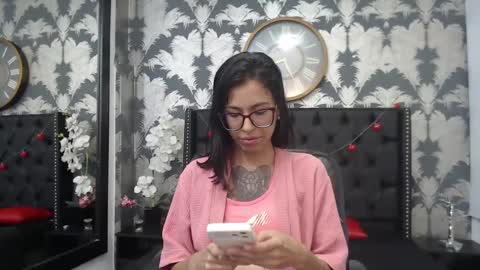 Snapshot of emily_loperaa chatting on March 5, 7:27 pm Emily online show from March 5, 7:27 pm