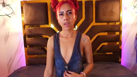 Snapshot of emily_morgan04 chatting on March 11, 11:33 am online show from March 11, 11:33 am
