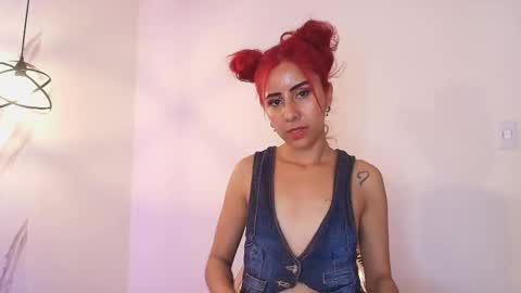 Snapshot of emily_morgan04 chatting on March 11, 2:40 pm online show from March 11, 2:40 pm