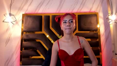 Snapshot of emily_morgan04 chatting on March 5, 11:49 am online show from March 5, 11:49 am