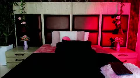 Snapshot of emily_morganxx chatting on October 16, 7:56 pm Emily morgan online show from October 16, 7:56 pm