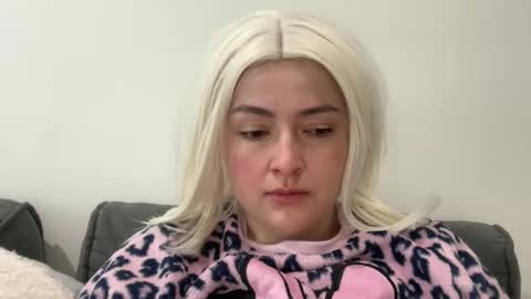 emily_morning_dew online show from January 8, 8:20 am