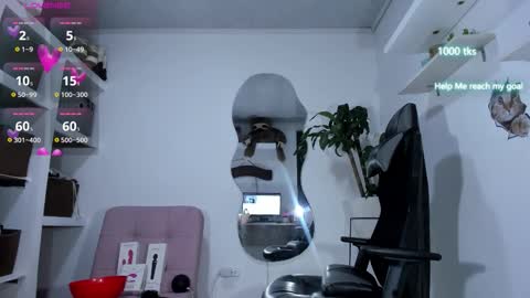 emily_palmeer online show from September 19, 10:52 am