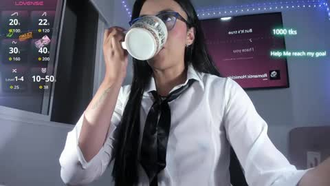 emily_palmeer online show from April 4, 8:54 am