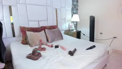 Emily Parks 666 online show from October 17, 11:31 pm