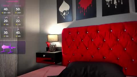 Snapshot of emily_reynaa chatting on September 18, 4:44 pm EMILY online show from September 18, 4:44 pm