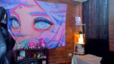 Snapshot of emily_salvatore chatting on September 20, 8:01 pm emily_salvatore online show from September 20, 8:01 pm