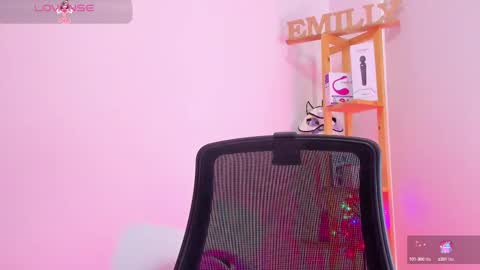 Snapshot of emily_sanderss1 chatting on March 12, 1:08 pm Emily online show from March 12, 1:08 pm