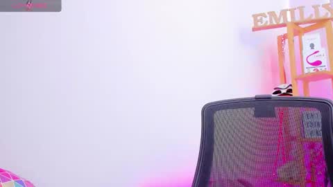 Snapshot of emily_sanderss1 chatting on September 12, 1:24 pm Emily online show from September 12, 1:24 pm
