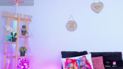 Snapshot of emily_sanderss1 chatting on January 12, 8:14 pm Emily online show from January 12, 8:14 pm
