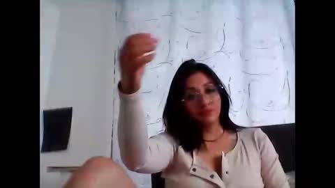 Snapshot of emily_smith29 chatting on December 16, 6:59 pm emi online show from December 16, 6:59 pm