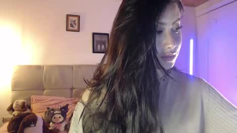 Snapshot of emily_swan_04 chatting on January 24, 10:41 pm Emily  Swan online show from January 24, 10:41 pm