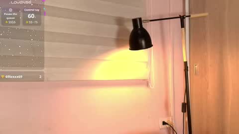 Snapshot of emily_sweett12 chatting on September 9, 1:33 pm Emily online show from September 9, 1:33 pm