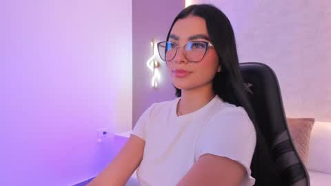 emily_tolson online show from March 5, 8:07 pm