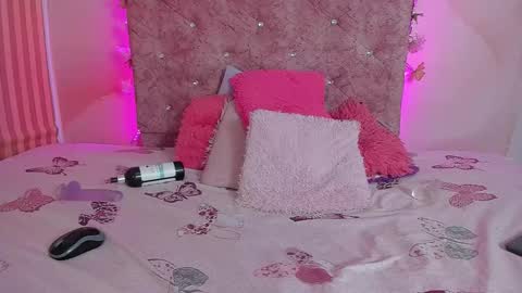 emily_velvet_ online show from October 11, 11:48 am