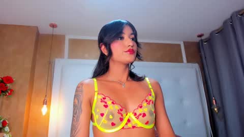 Snapshot of emilyadams0 chatting on March 6, 10:47 pm emilyadams0 online show from March 6, 10:47 pm