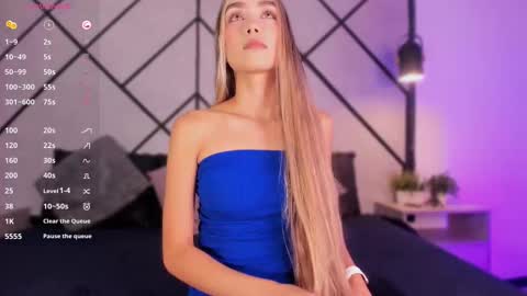 Snapshot of emilyallen_1 chatting on October 4, 8:50 pm emilyallen_1 online show from October 4, 8:50 pm