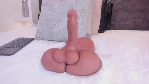 emilyallen_1 online show from February 11, 5:11 am