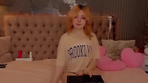 Baby Emelli online show from December 15, 7:37 am