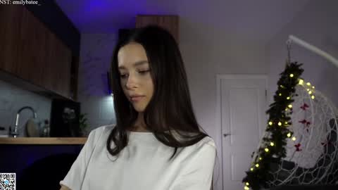 emilybatee online show from December 21, 5:30 pm