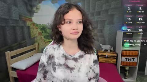 Emilyhaves online show from October 14, 6:44 pm