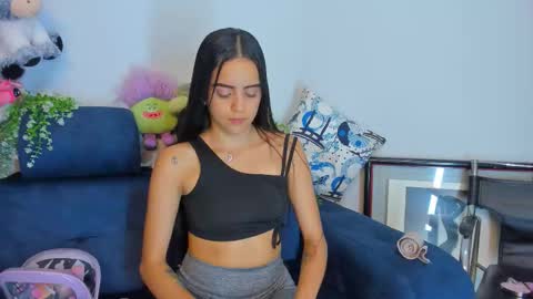 Sweet Emily online show from March 13, 11:30 pm