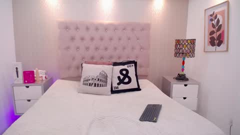 EMILY  online show from January 18, 5:05 am