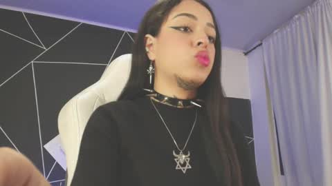 Snapshot of emilydaft chatting on September 18, 9:08 pm fari online show from September 18, 9:08 pm